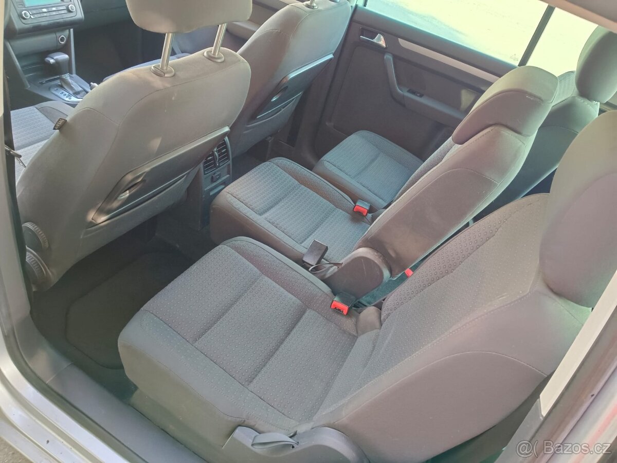 Volkswagen Touran 2.0TDi 103kW, RV 2005, AUTOMAT, Tažné - 7