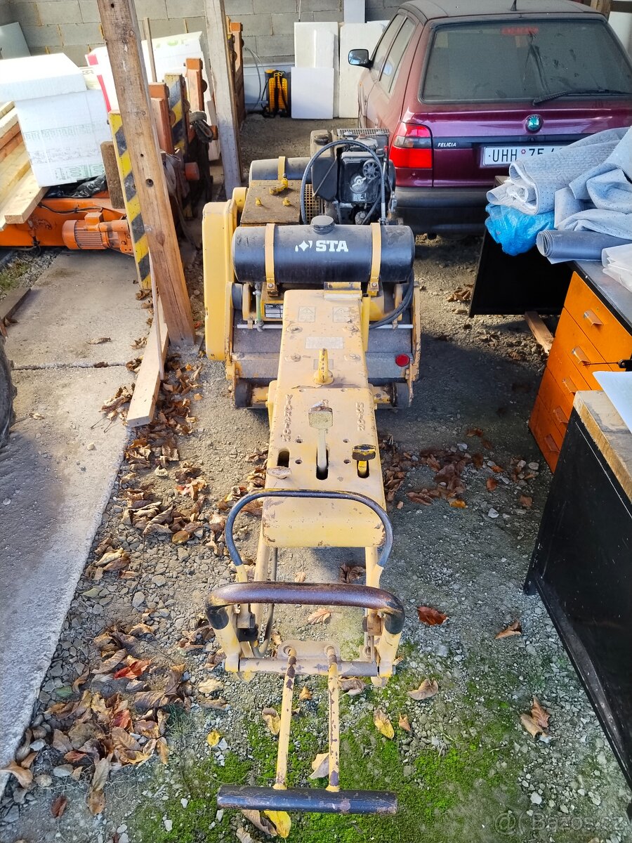 Prodám dvouválec Stavostroj - 7