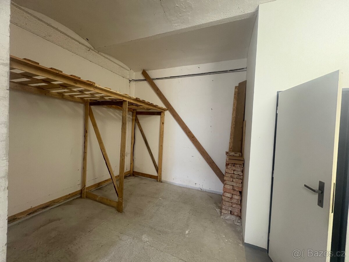 Pronájem skladovacích a kancelářských prostor - 7