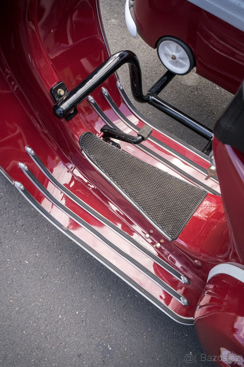 Veterán Piaggio Vespa Scooter VW sajdkára (1977) - 7