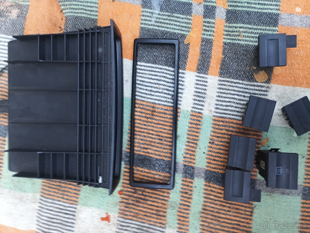 Prodám tlačítko výhřevu zadního okna - 7