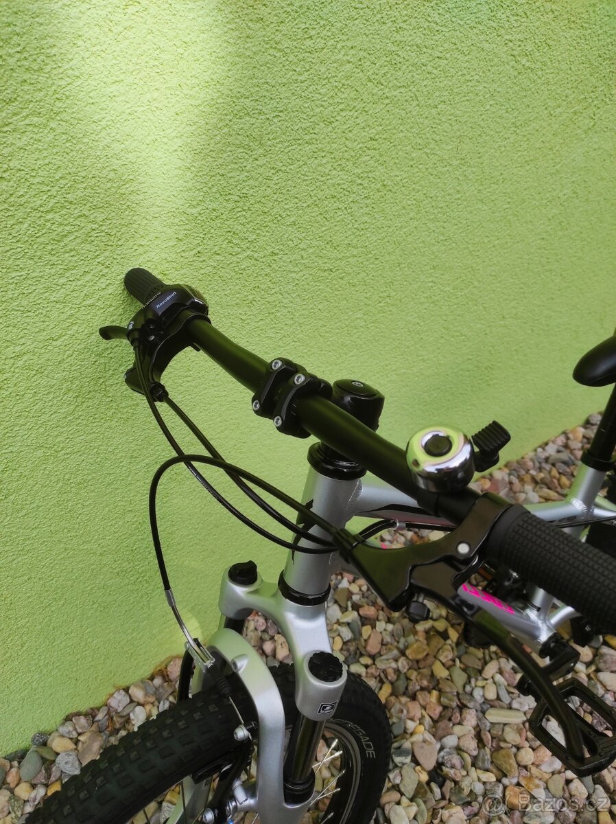 Značkové dětské kolo Specialized 20" (stříbrná) - 7