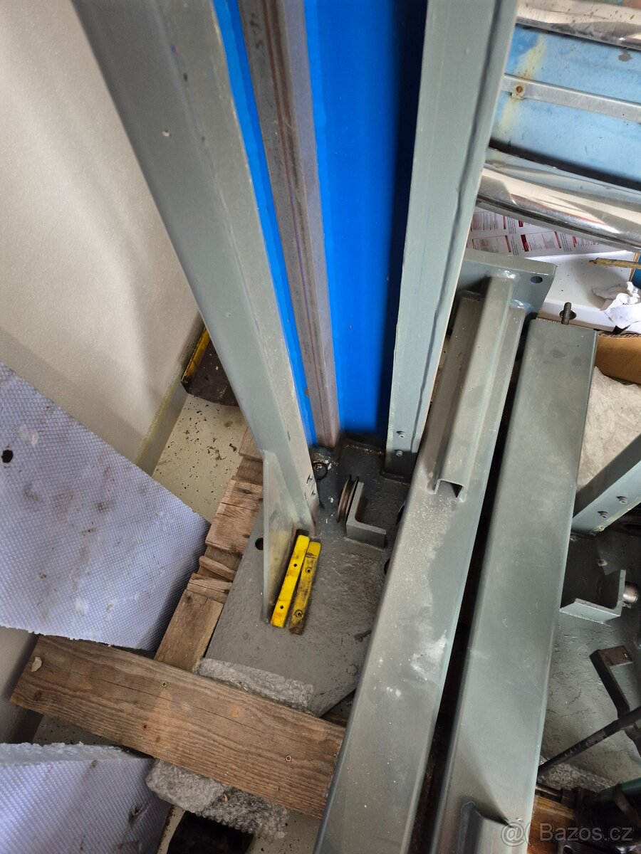 Dvousloupový zvedák ZTS AMI Litomyšl - 7