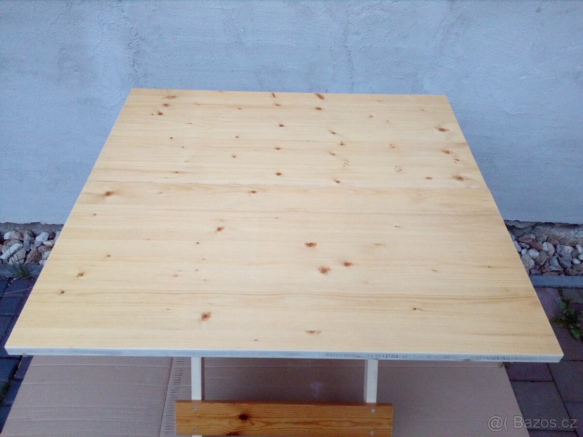 Prodám skládací stůl ze dřeva 75x80 - 7