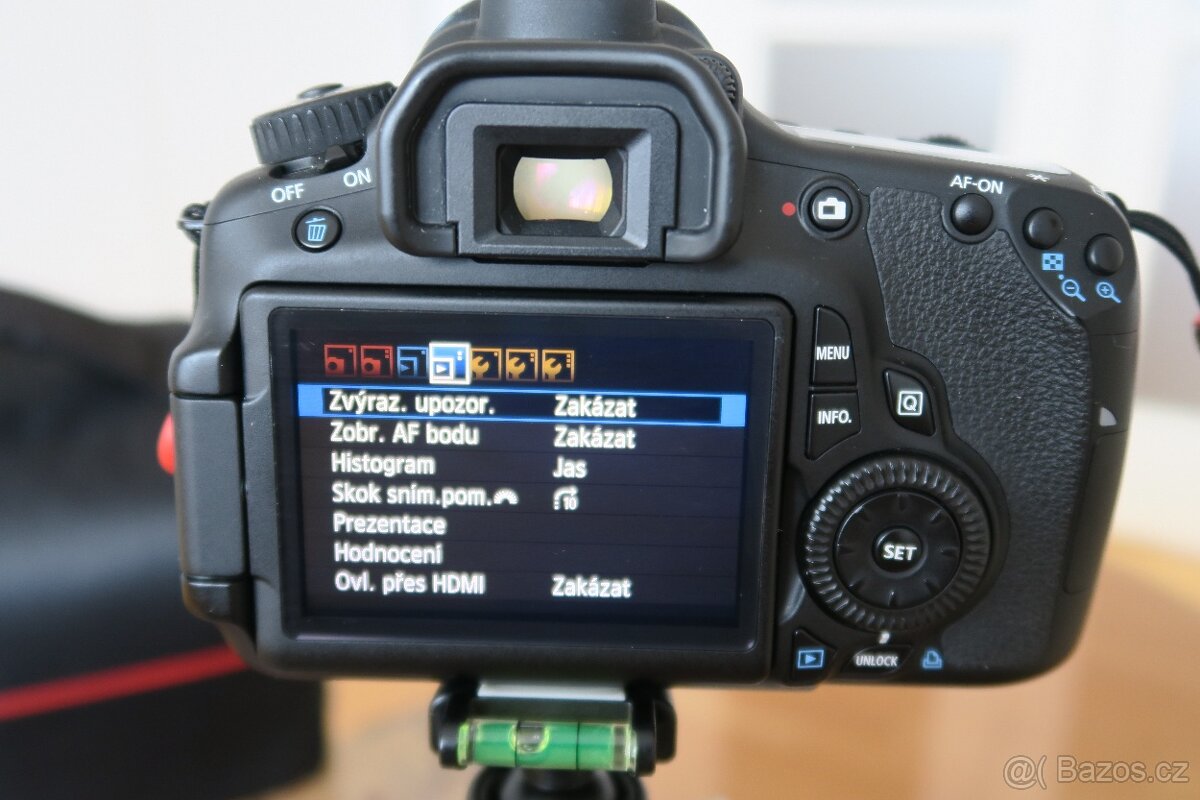 Canon EOS 60D + Canon EF-S 18-135mm - 7