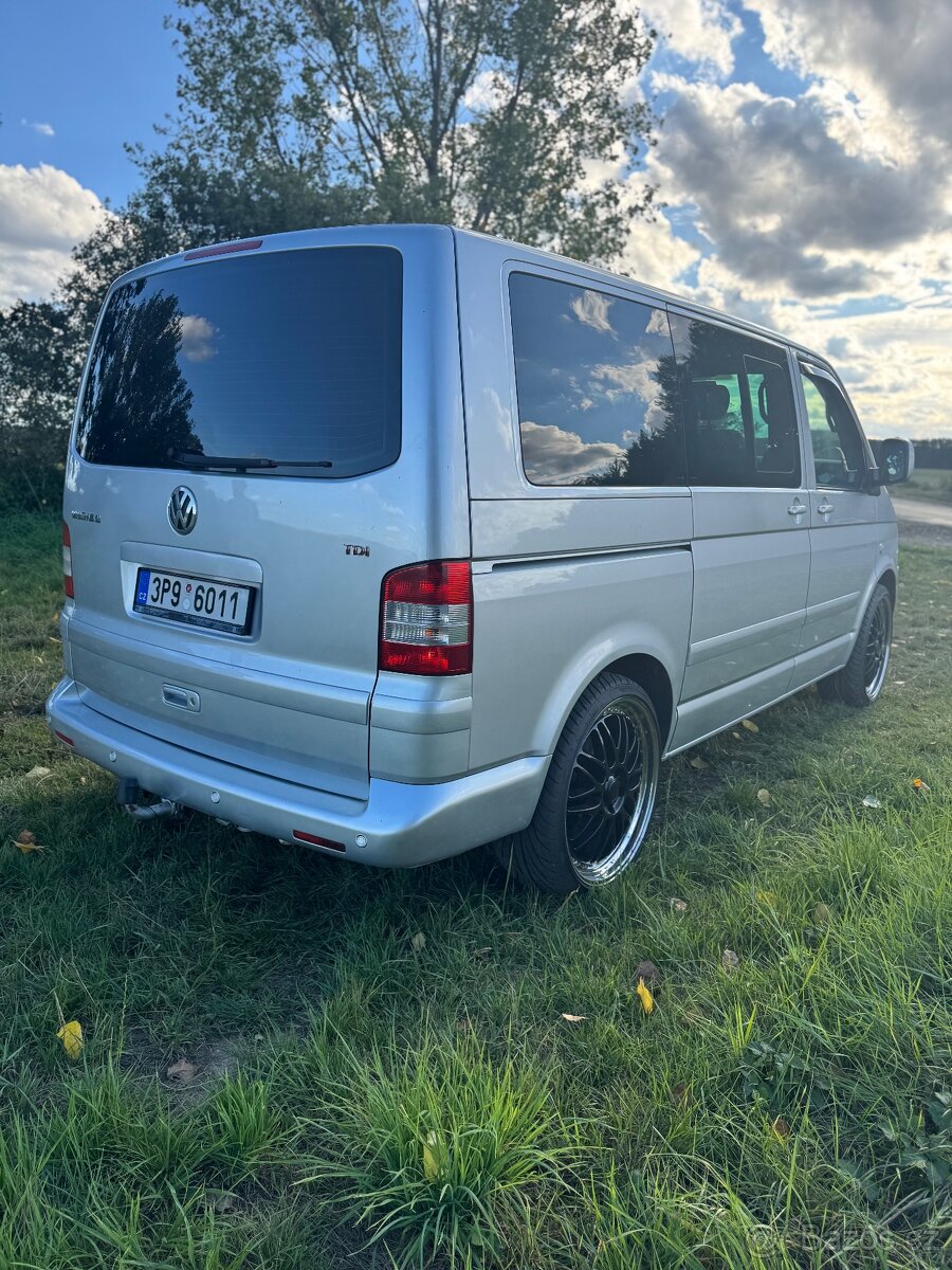 VW Multivan 2.5 tdi 128 kW - 7