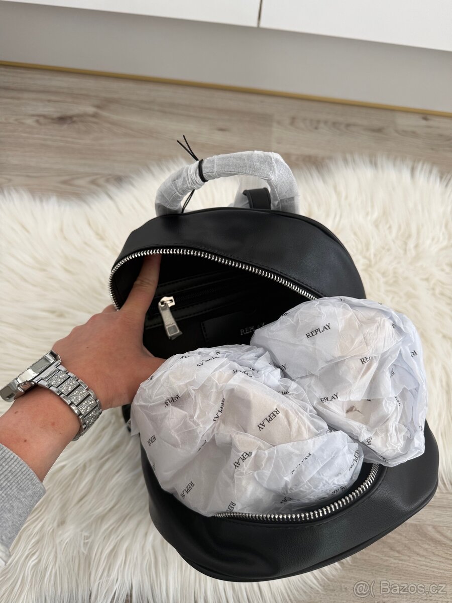 Dámský, černý batoh Replay - nový - 7