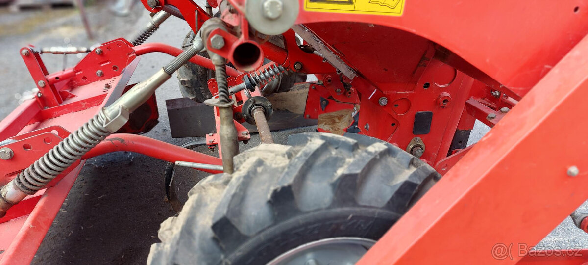 prodám sazeč brambor GRIMME GL32B - 7