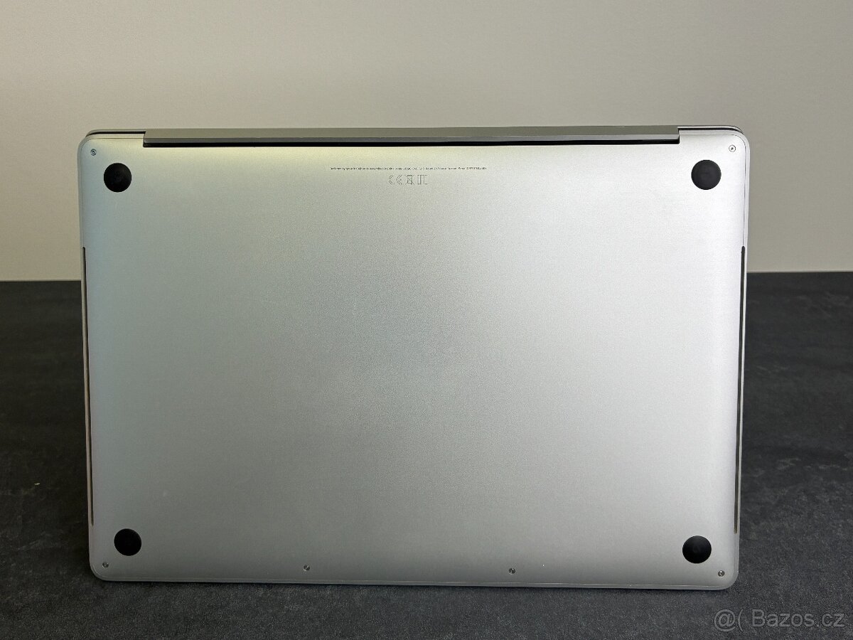MacBook Pro 15'' 2018 / i7 / 16GB / 512GB SSD - DPH - 7