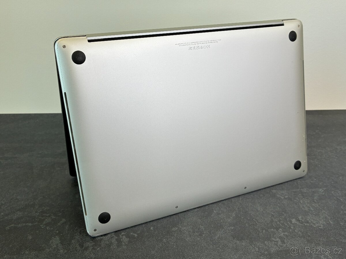 MacBook Pro 15'' 2016 / i7 / 16GB / 512GB SSD - DPH - 7