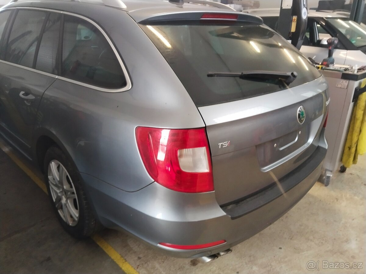 Škoda Superb 2 combi 1,8tsi motor ok na díly - 7