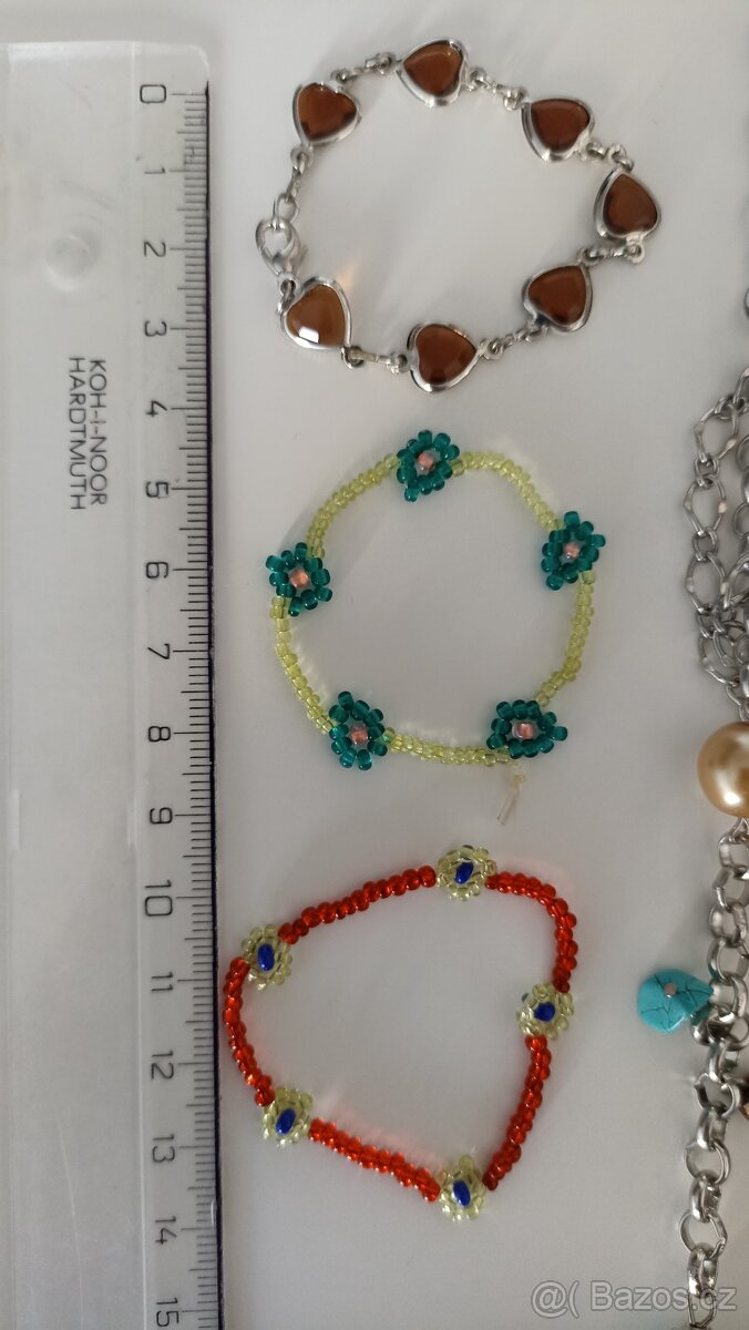 MIX šperky - náhrdelníky, dětské náramky, náušnice, prsten - 7