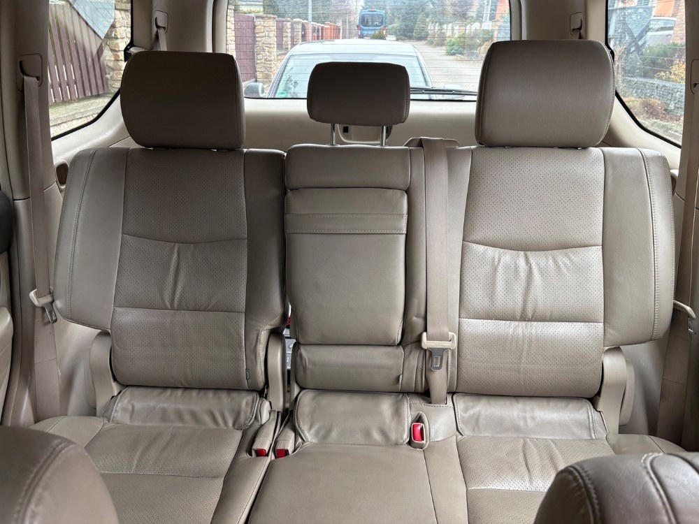 Toyota LANDCRUISER 120 3,0 D-4D AUT. EXECUTIVE - 7