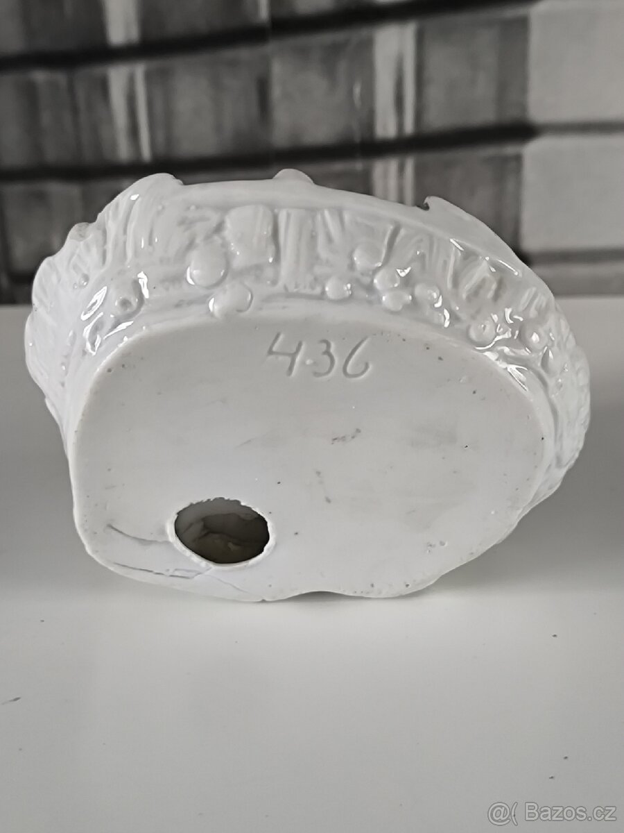 Starožitná porcelánová soška - Chlapec u rybníka - 7