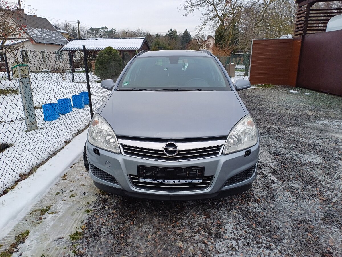 Benzínová Opel Astra 1.8 ..16V Tempomat - 7