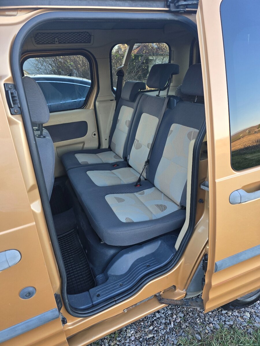 FORD TOURNEO CONNECT 200S - 7