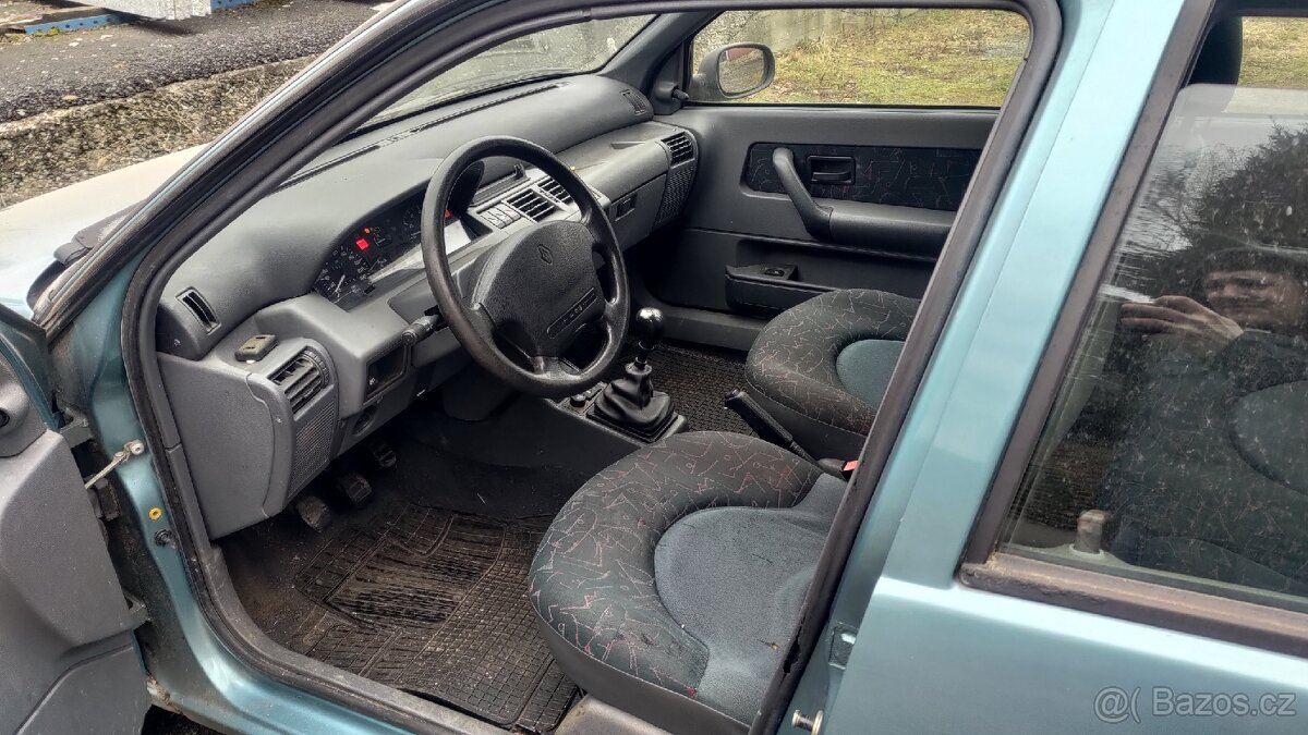 Renault Clio I 1.4 55 kW - 7