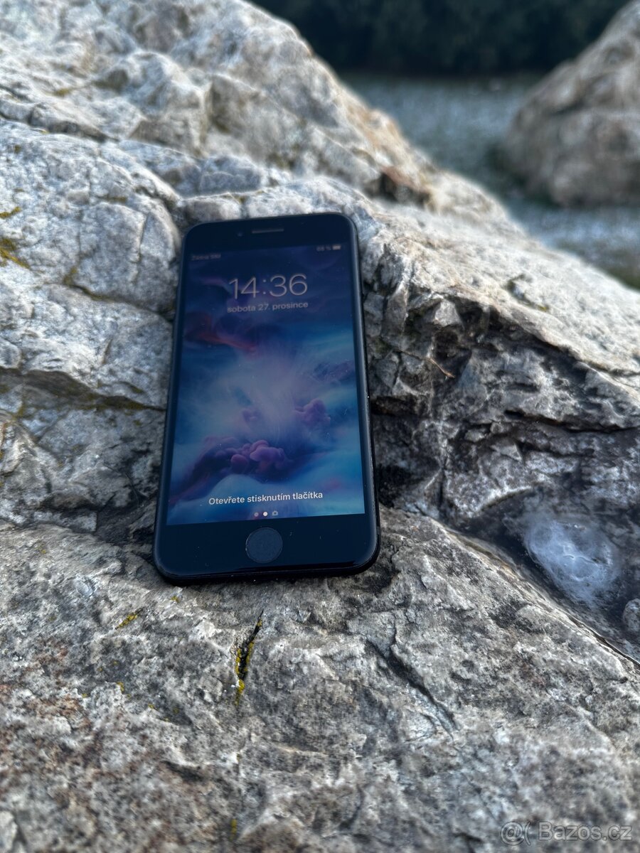 iPhone 7 Jet Black 32GB - 7