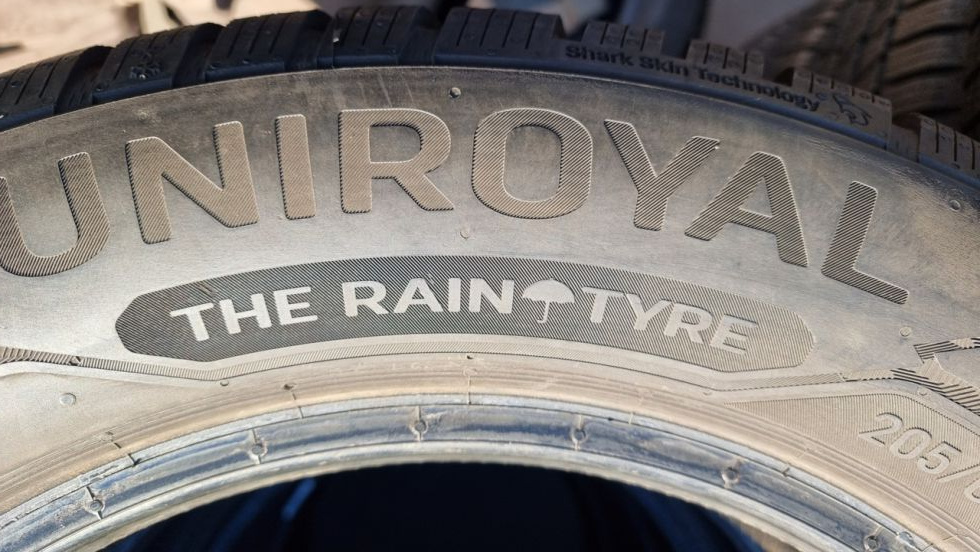 Zimní pneu 205/60/16 Uniroyal - 7