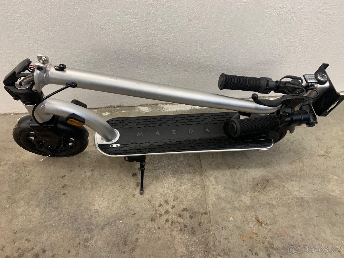 Micro X Mazda (Micro Commuter) - elektrokoloběžka - 7
