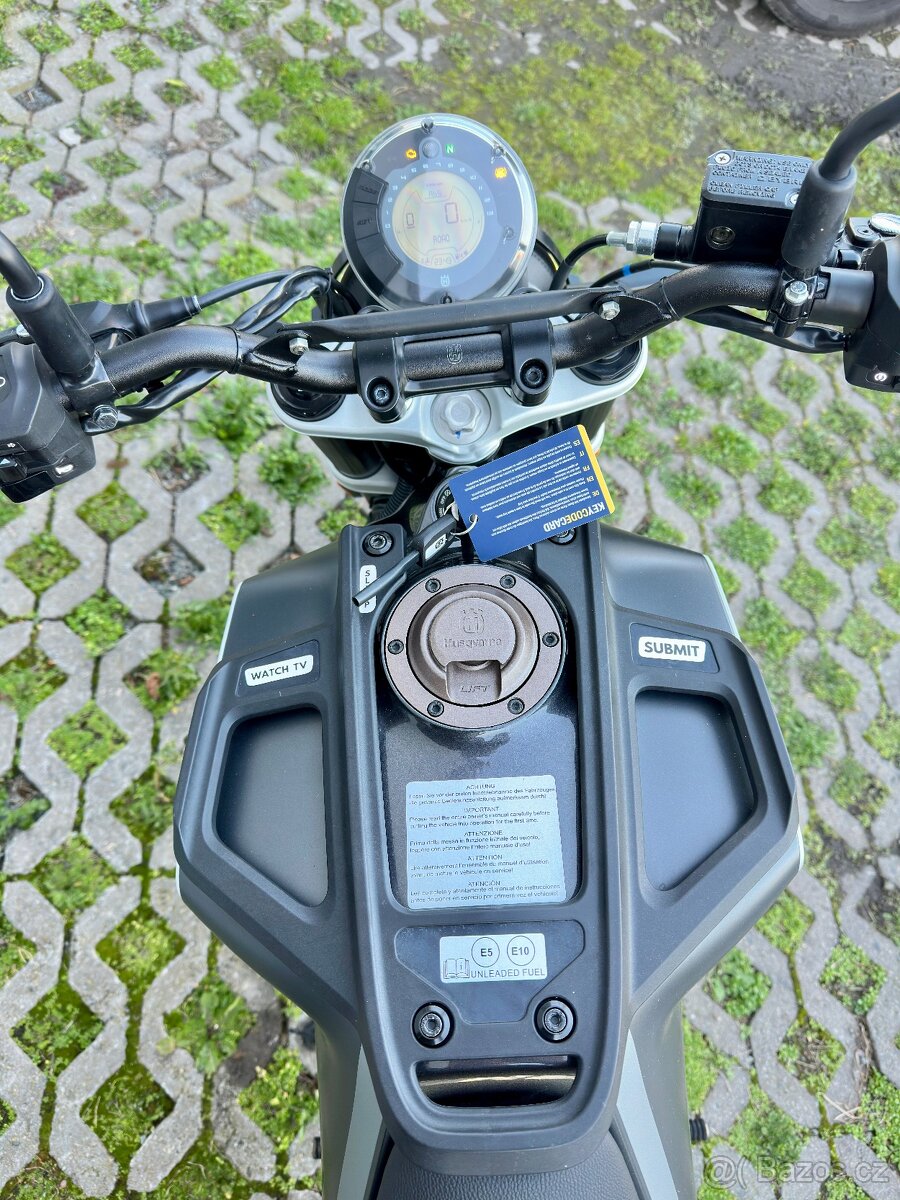 Husqvarna Svartpilen 125 - 7