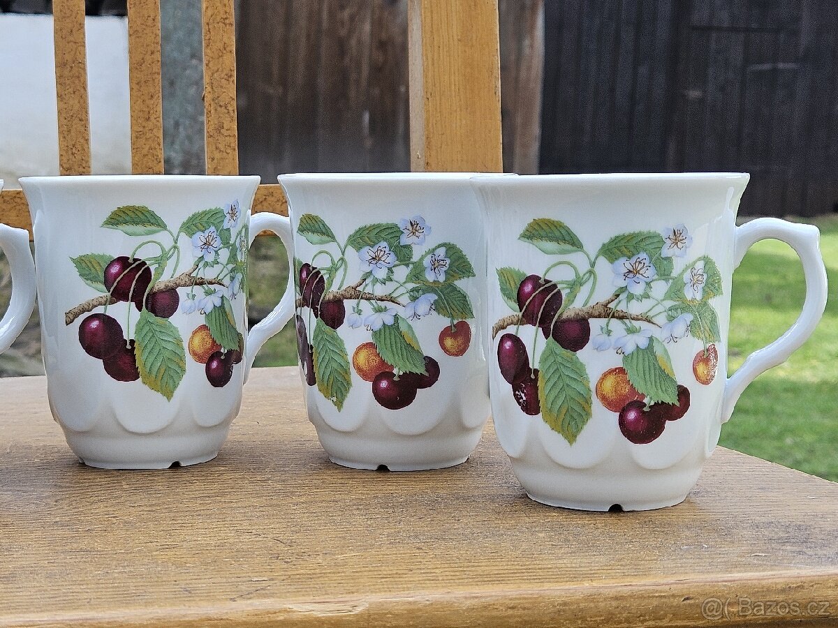 Sada porcelánových hrnků s třešněmi - 7