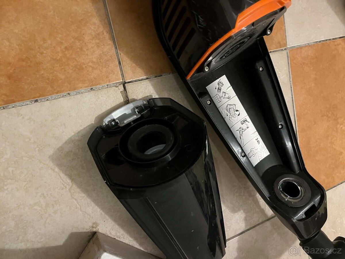 Tyčový vysavač ELEKTROLUX s příslušenstvím - 7