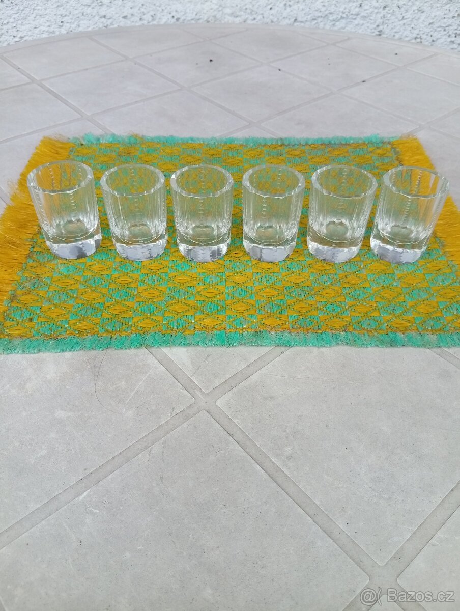 Prodám skleněné broušené vázy,mísy.,skleničky. - 7