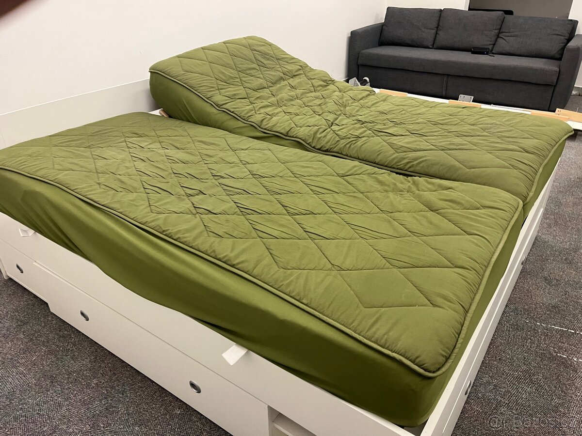 Postel s matracemi a úložným prostorem - 7