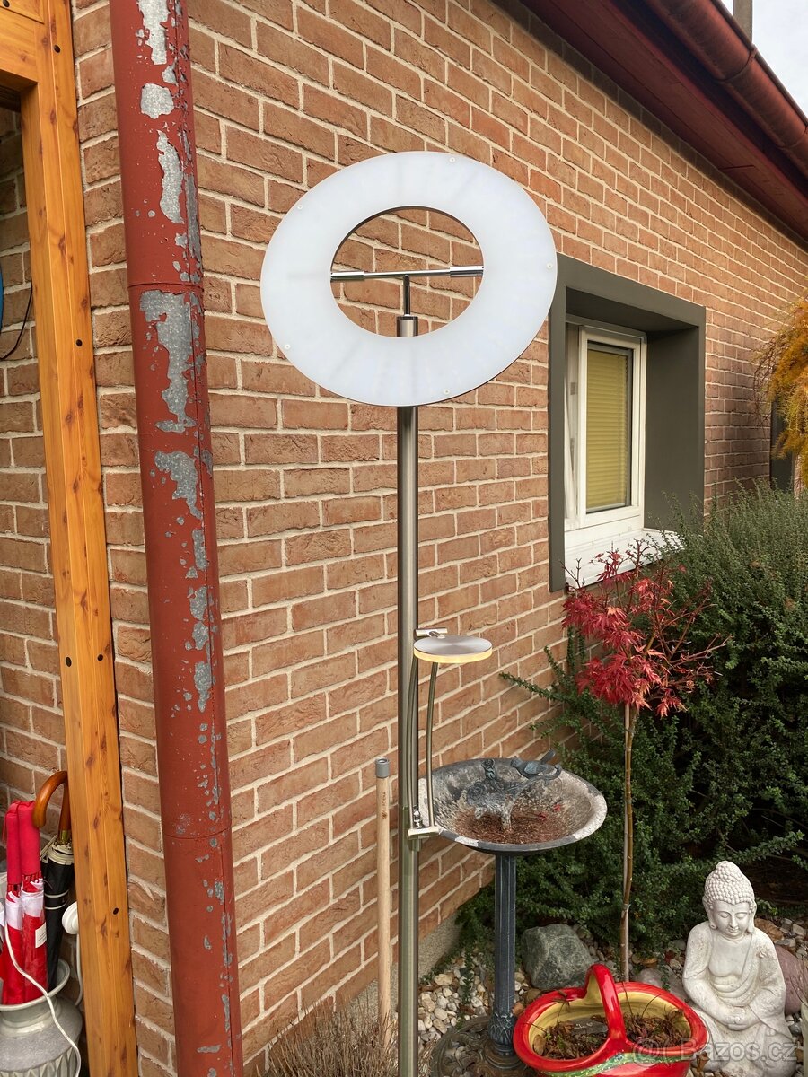 Stojaci lampa led nova - 7