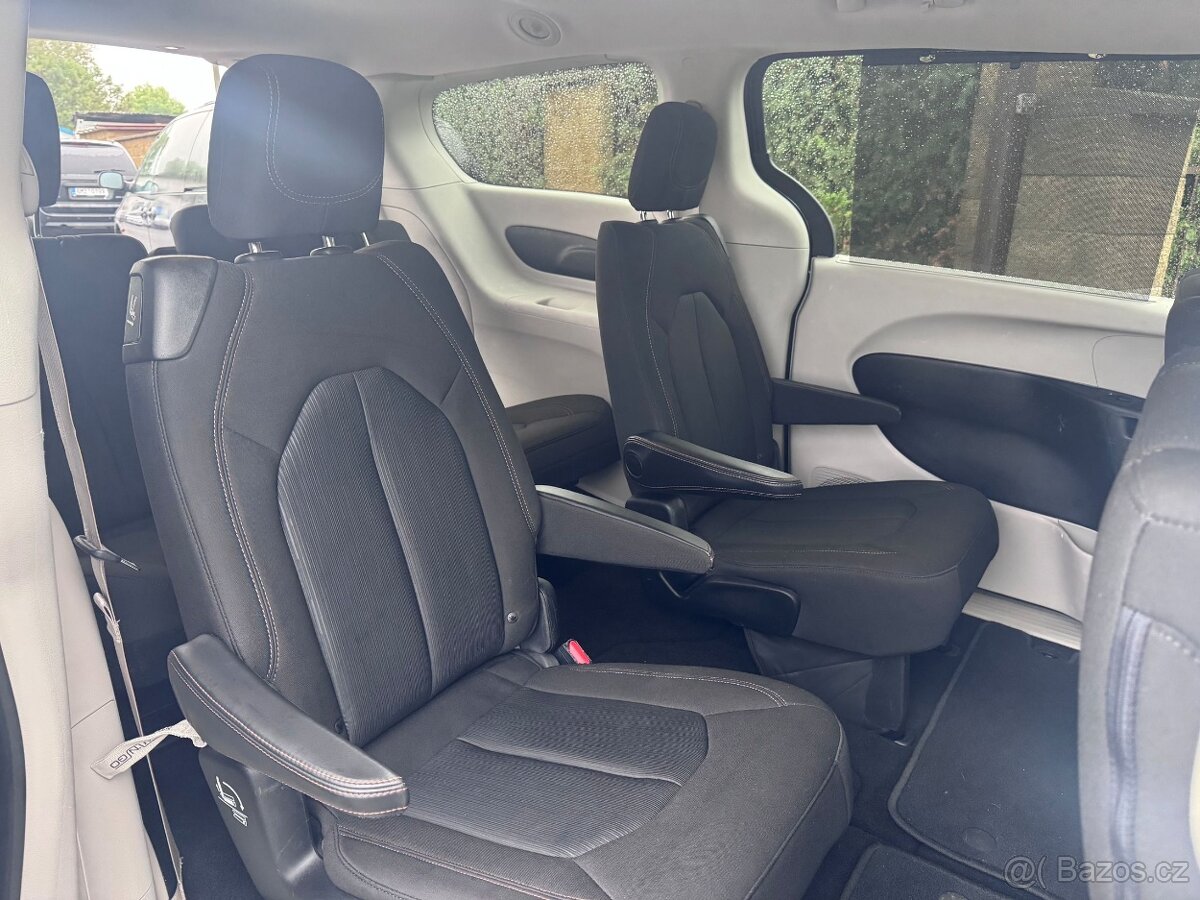 Chrysler Pacifica 3,6 Radar Adaptemp L-Plus Látka 2020 - 7
