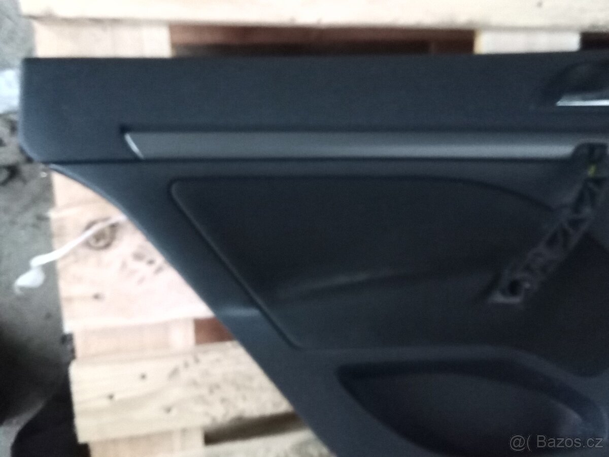 Škoda Octavia 2 zadní tapecirunky výplně zadních dveří černá - 7