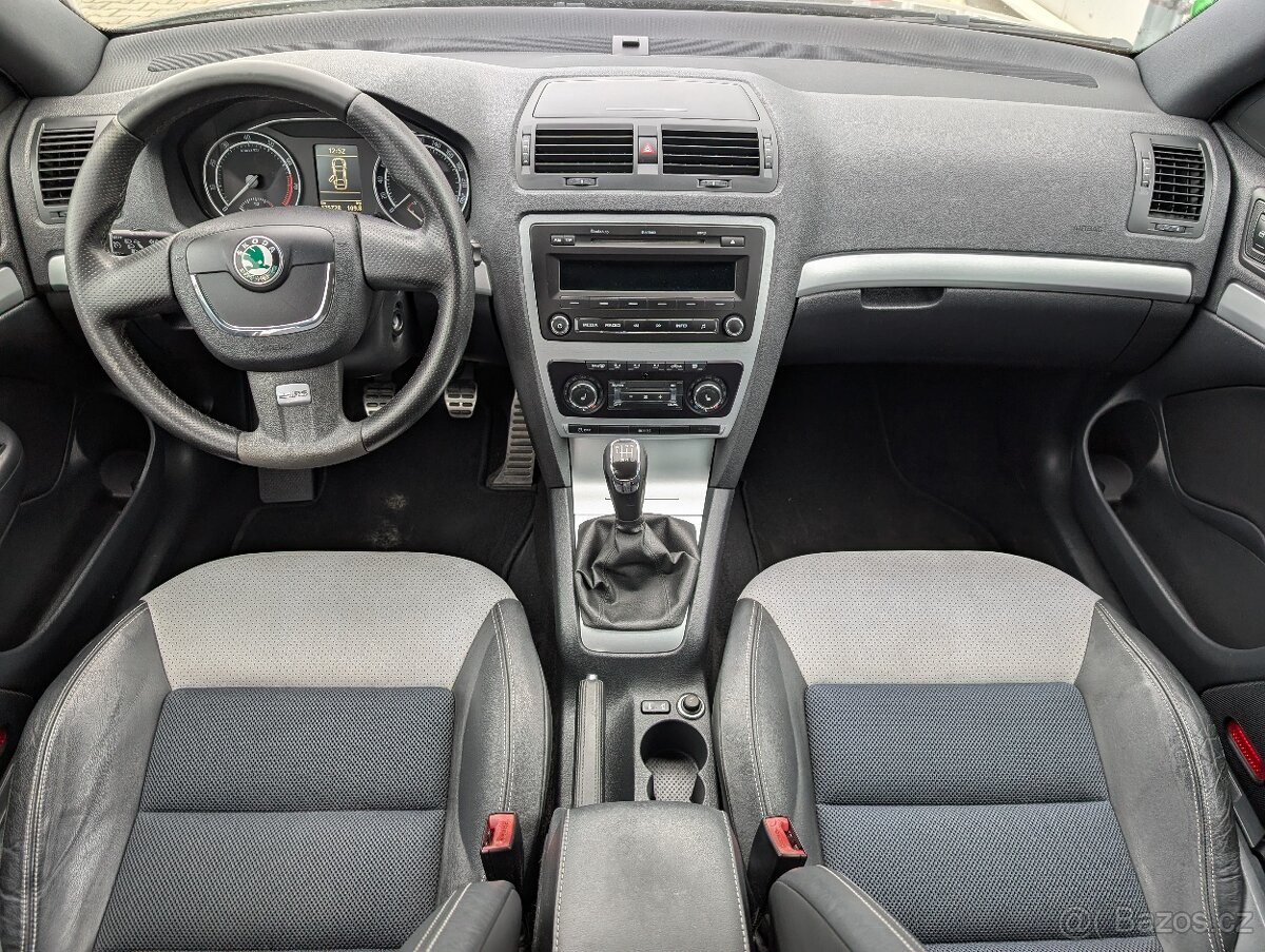 ŠKODA OCTAVIA II RS COMBI 2.0TSi 177kW F.C. JEN 135TKM - 7