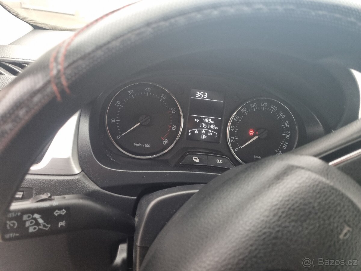 skoda rapid 1.2tsi - 7