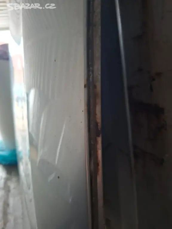 Stříbrná kapota VW Passat B6 - 7