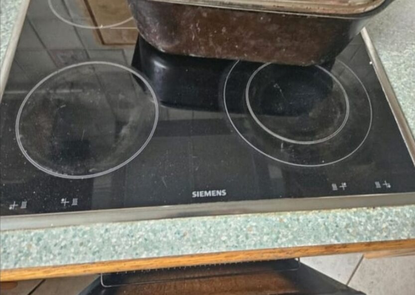 Rustikální dubová linka do U se spotřebiči,6302 - 7