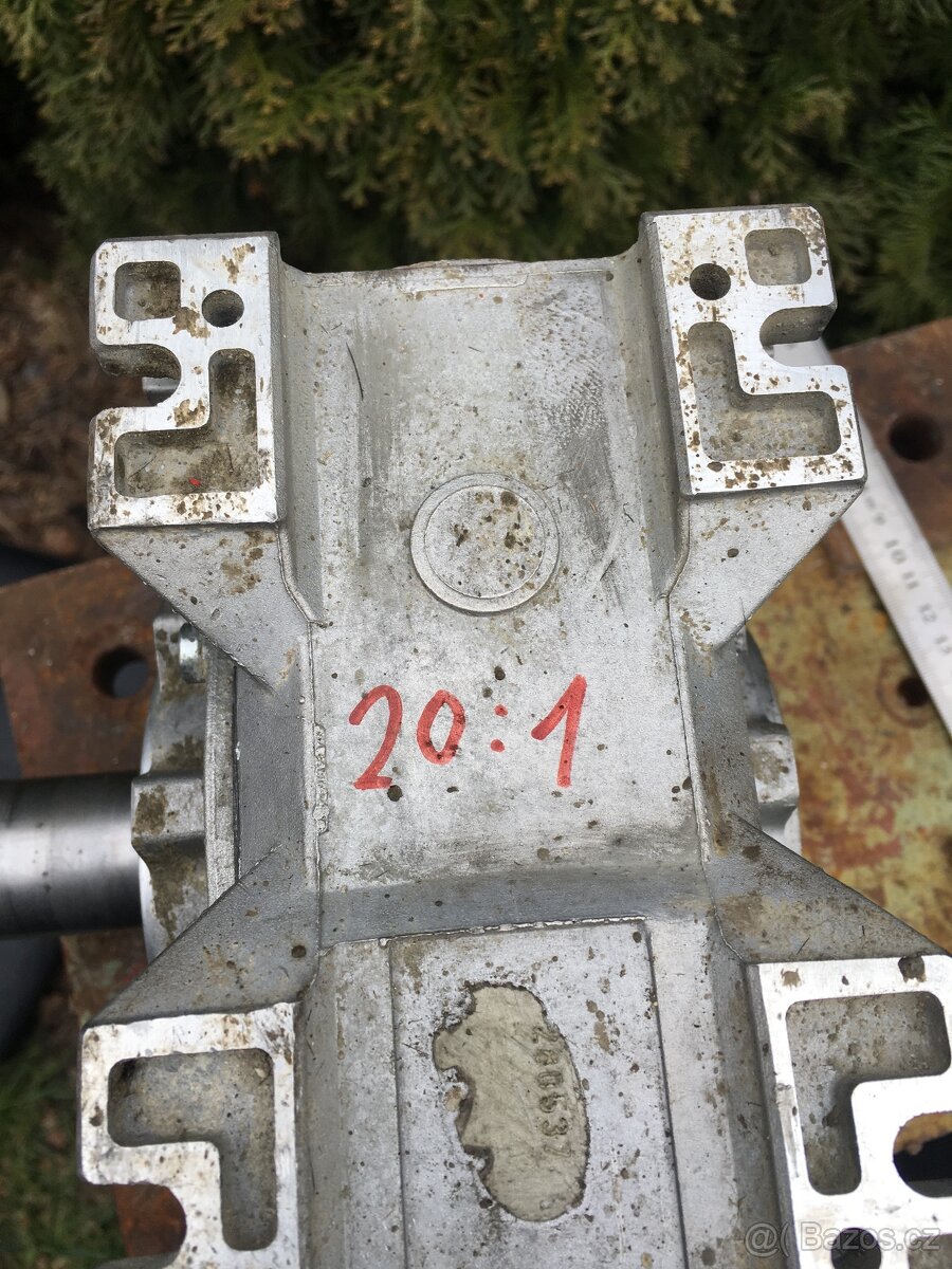 Uhlova převodovka 20:1 - 7