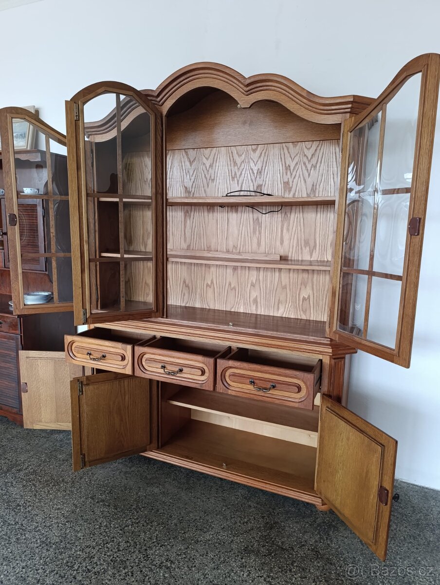 Rustikální kredenc, příborník s vitrínou, nábytek z masívu - 7