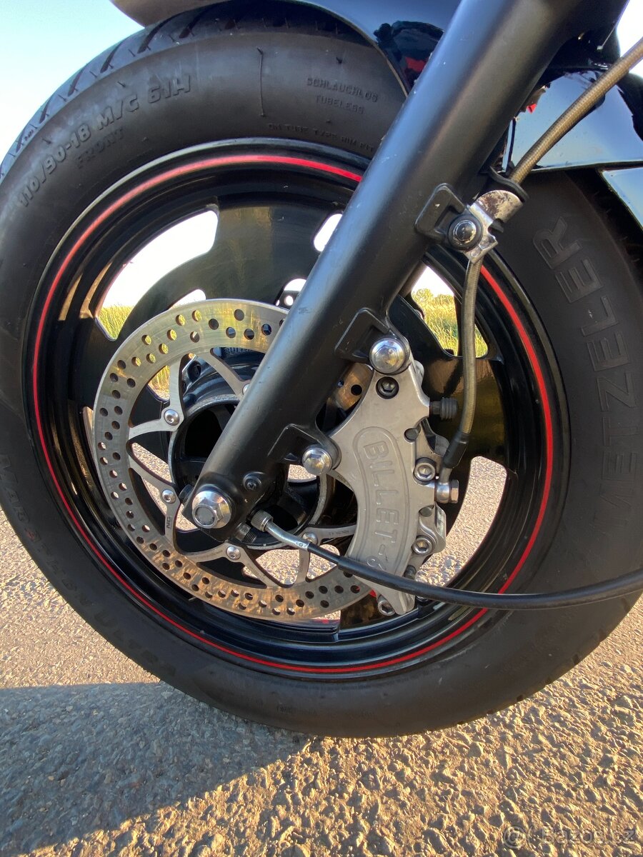 Yamaha VMAX 1200 - 7