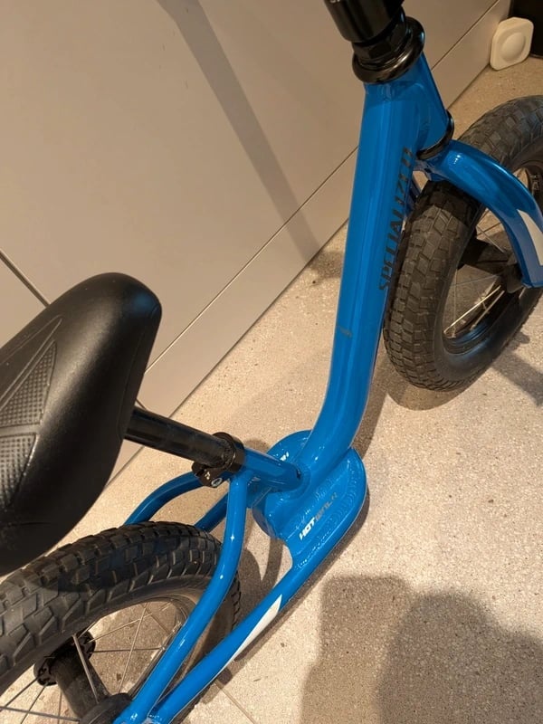 Odrážedlo Specialized Hot Walk 2022 – Modré 💙 - 7