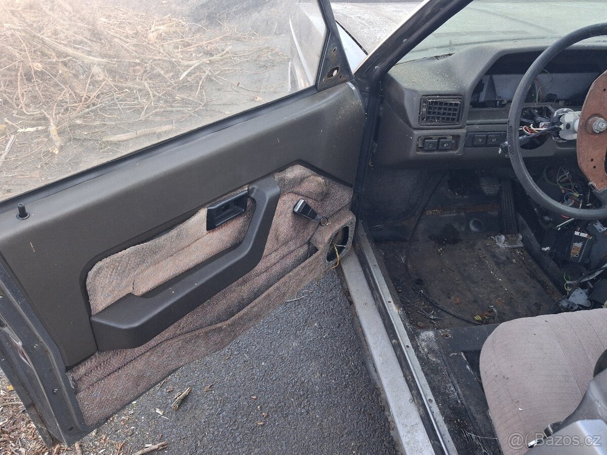 Tatra 613 rok 2004 - 7