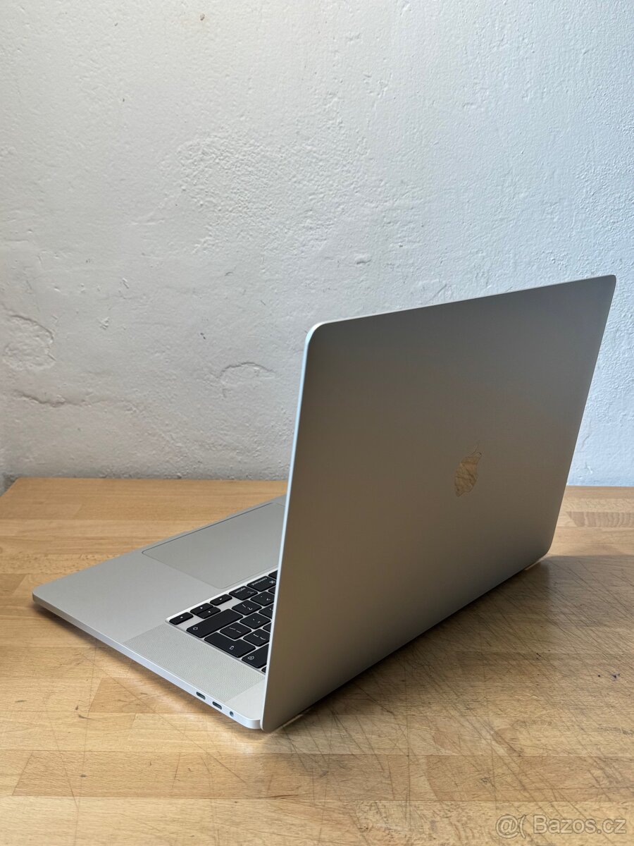 MacBook Pro 16” 2019 CTO /16GB RAM/i7/512GB SSD/Záruka - 7