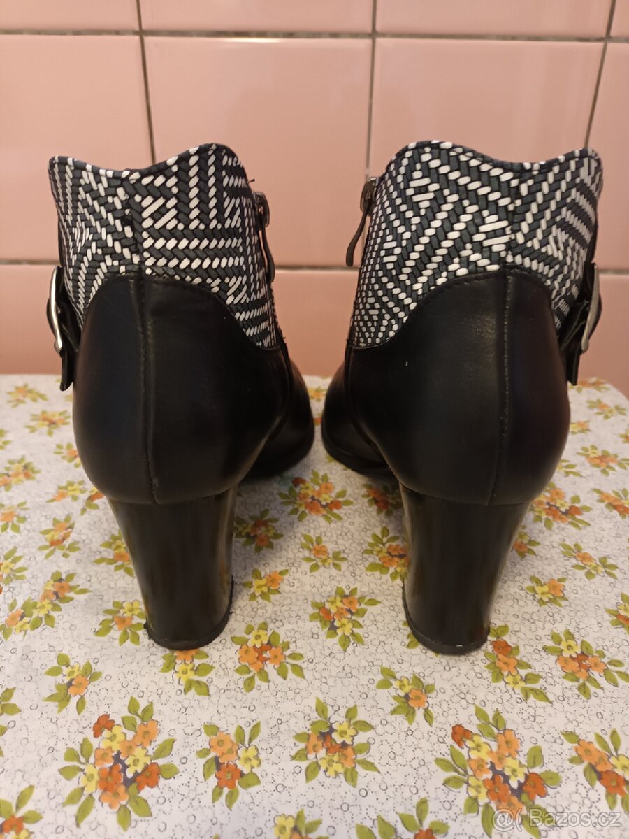 Dámské kotníkové boty - 7