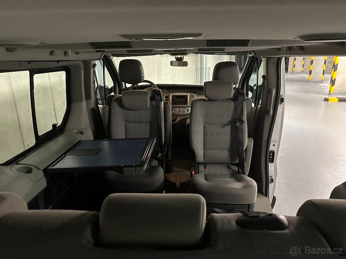 Camper, automat, postel a možností kuchyňky - 7