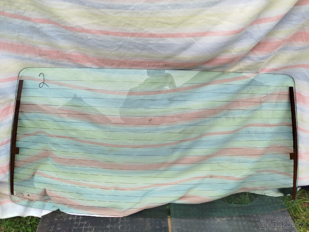 Škoda Felicie sklo kufru - 7