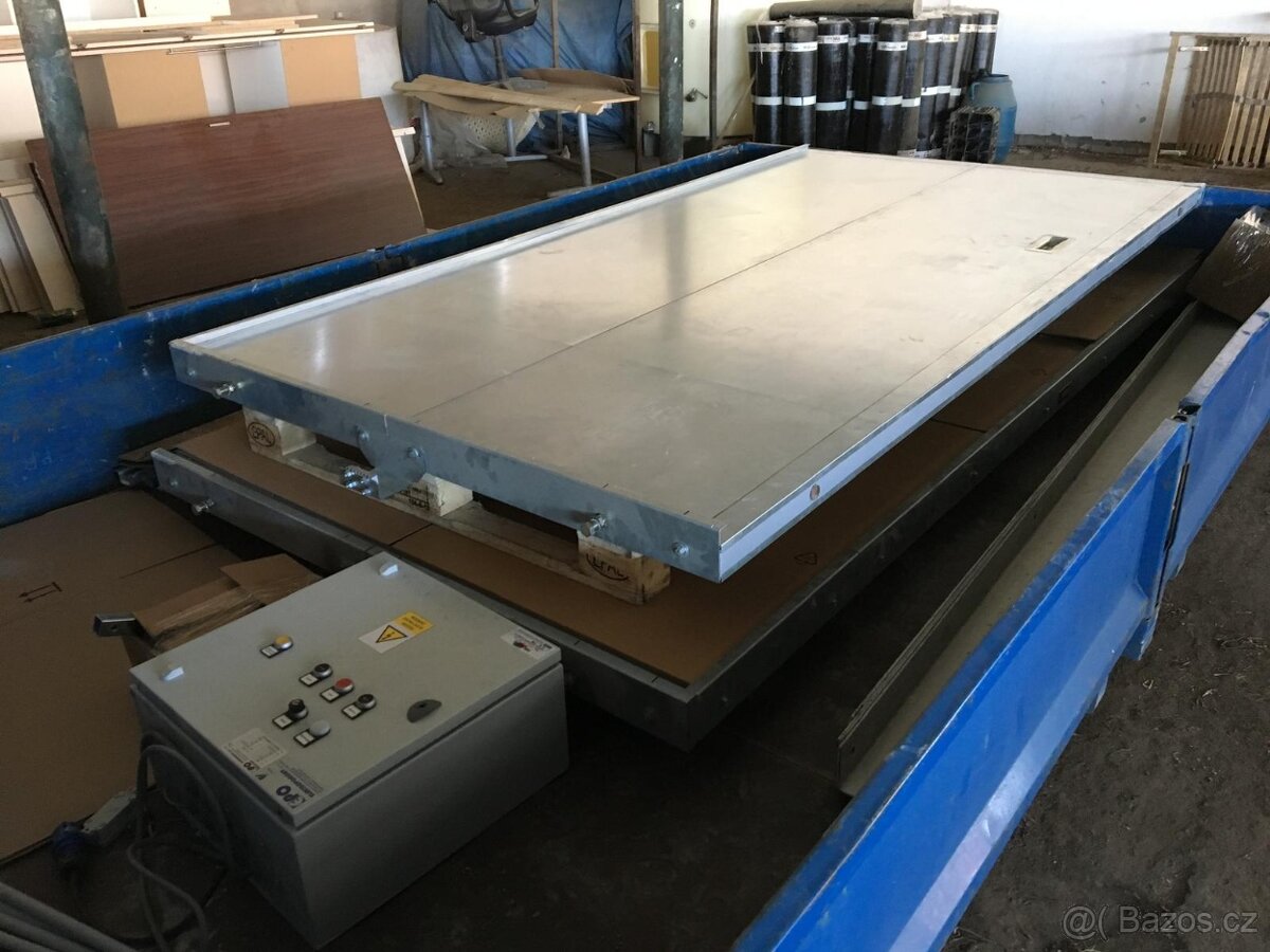 POSUVNÁ PROTIPOŽÁRNÍ KOVOVÁ VRATA 3X3,3M - 7