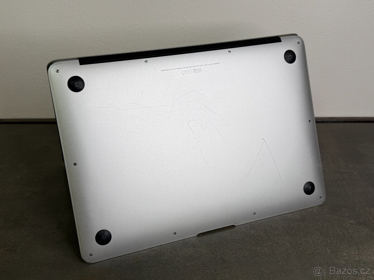 MacBook Air 13'' 2015 / i5 / 4GB / 128GB SSD - DPH - 7