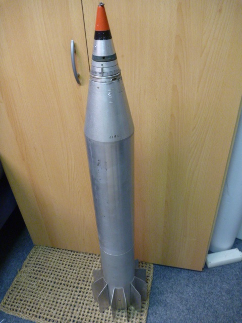 vzduchovka, vojenská raketa, zásobníky - 7