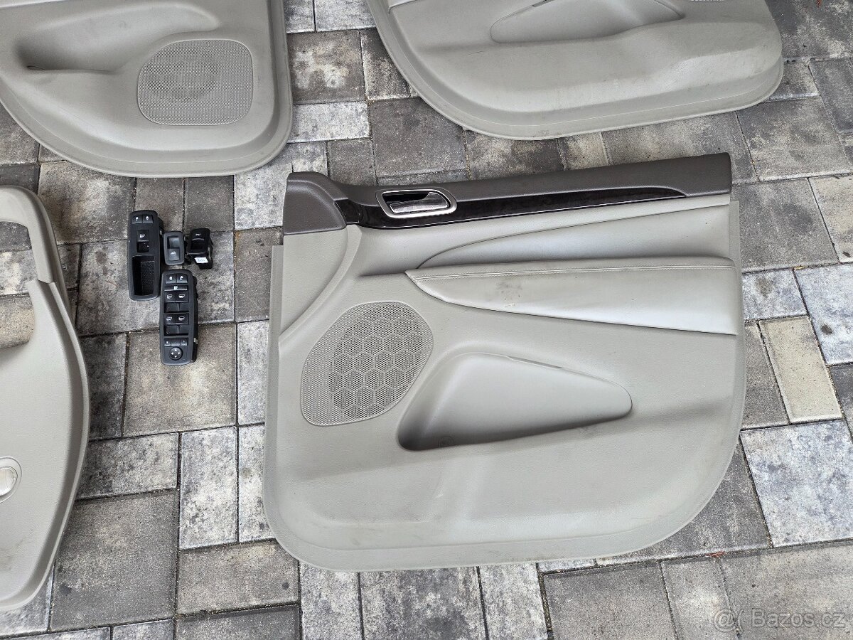 kompletní interiér Jeep Grand cherokee - 7