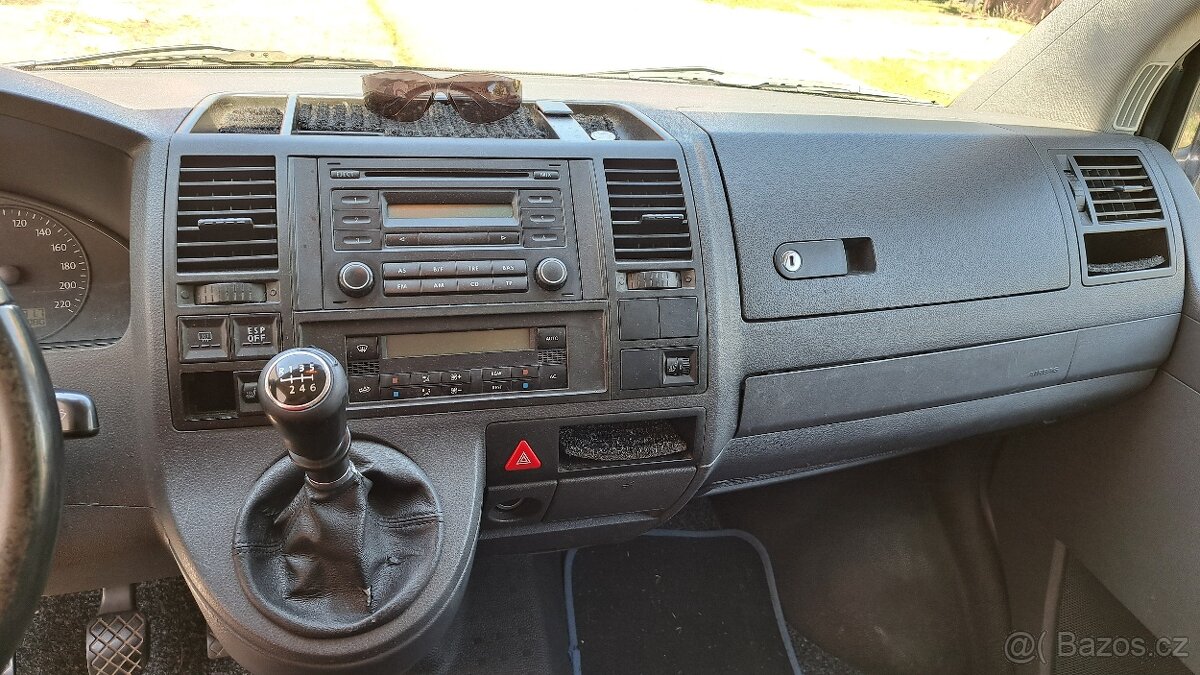 Volkswagen Transporter T5, Caravelle 2,5 TDI - 7